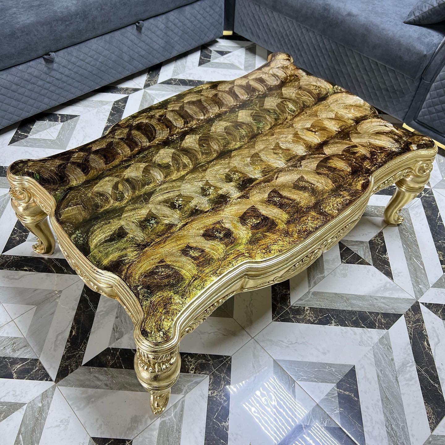 Журнальный столик Мадонна 6  