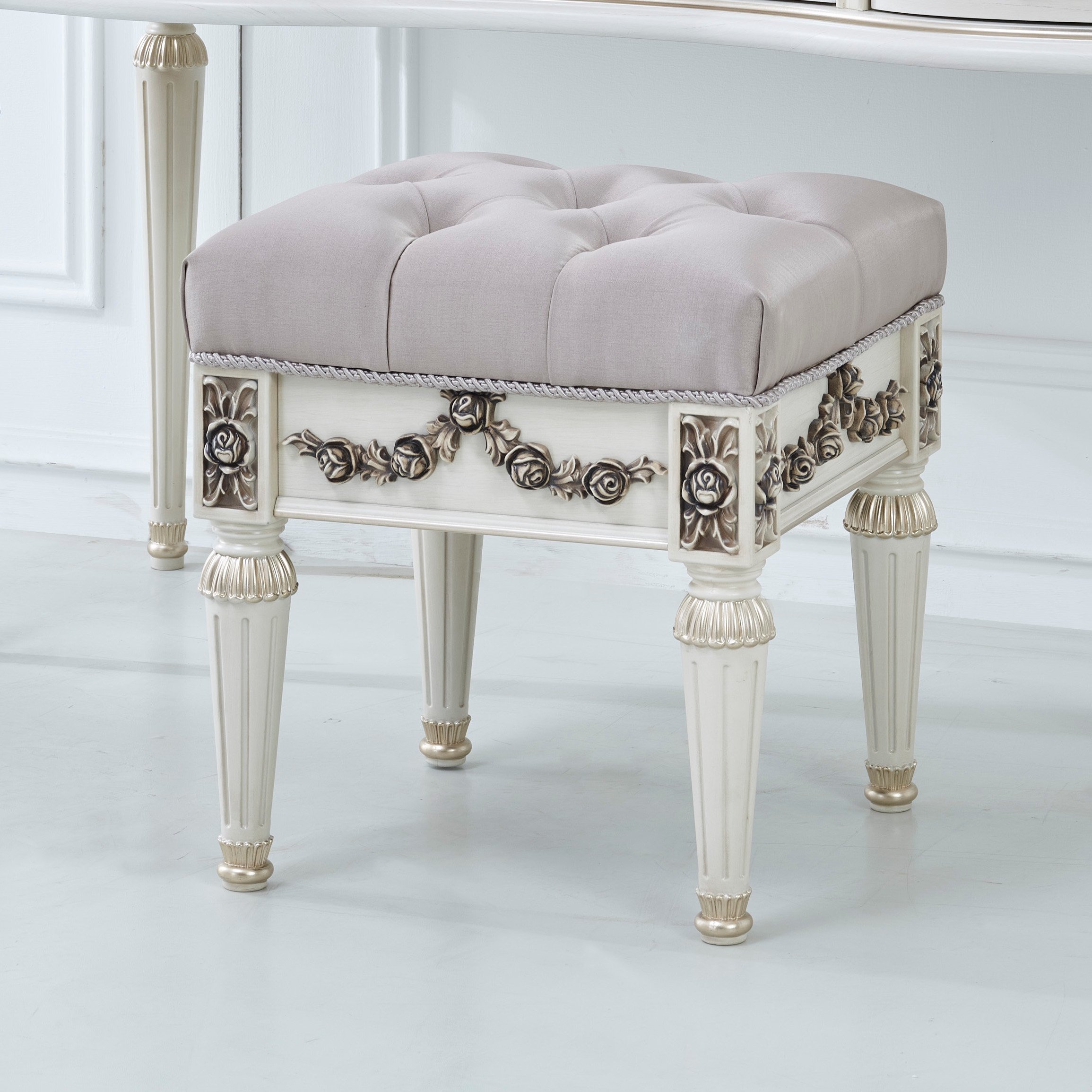 ПУФ ASTORIA WHITE 8305S2601 (0101130145)