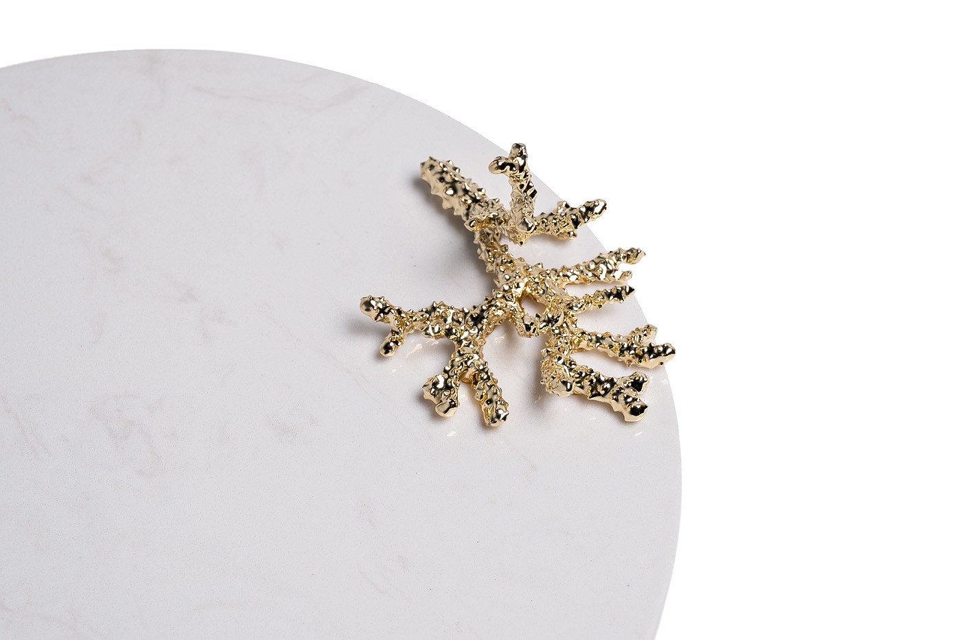55RD6272  Поднос мраморный  с золотым декором  d34*8см Garda Decor 55RD6272 