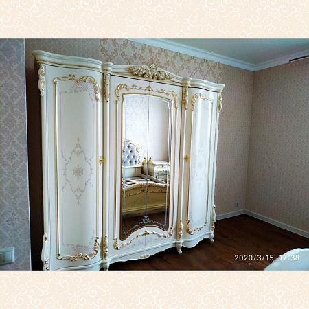 Шкаф 4-х дверный Венеция (Цвет: Слоновая кость + Золото)
